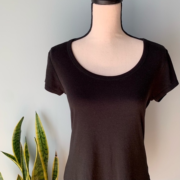 ❗️Sold❗️ Cynthia Rowley Black Scoop Neck Short Sleeve Tee • Medium - Picture 2 of 5